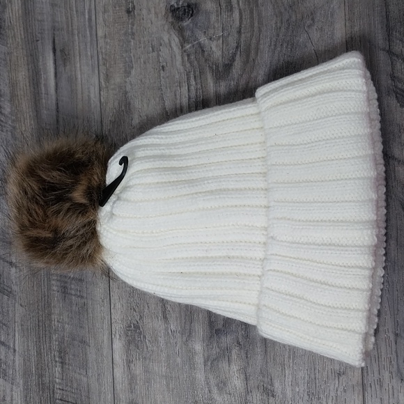 Calvin Klein Winter Cap Hat Pom White Fast Ship - Picture 7 of 9
